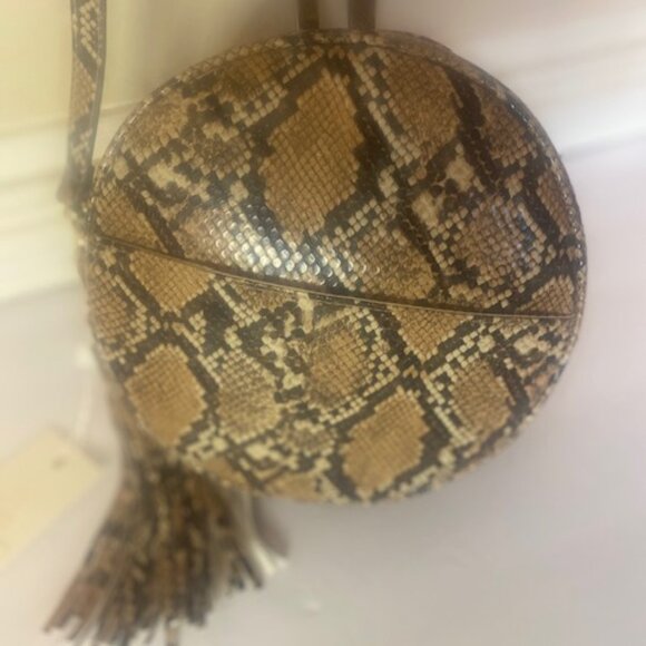 Caroline Hill Round Faux Snakeskin Crossbody bag with tassel- (NEW) - Picture 2 of 7